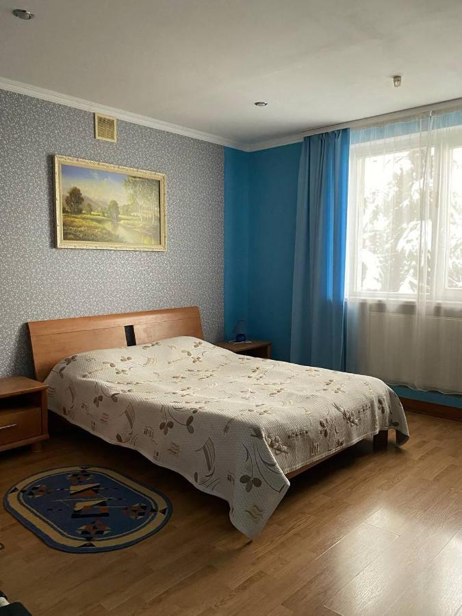 Отель Lemon Дрогобыч Экстерьер фото